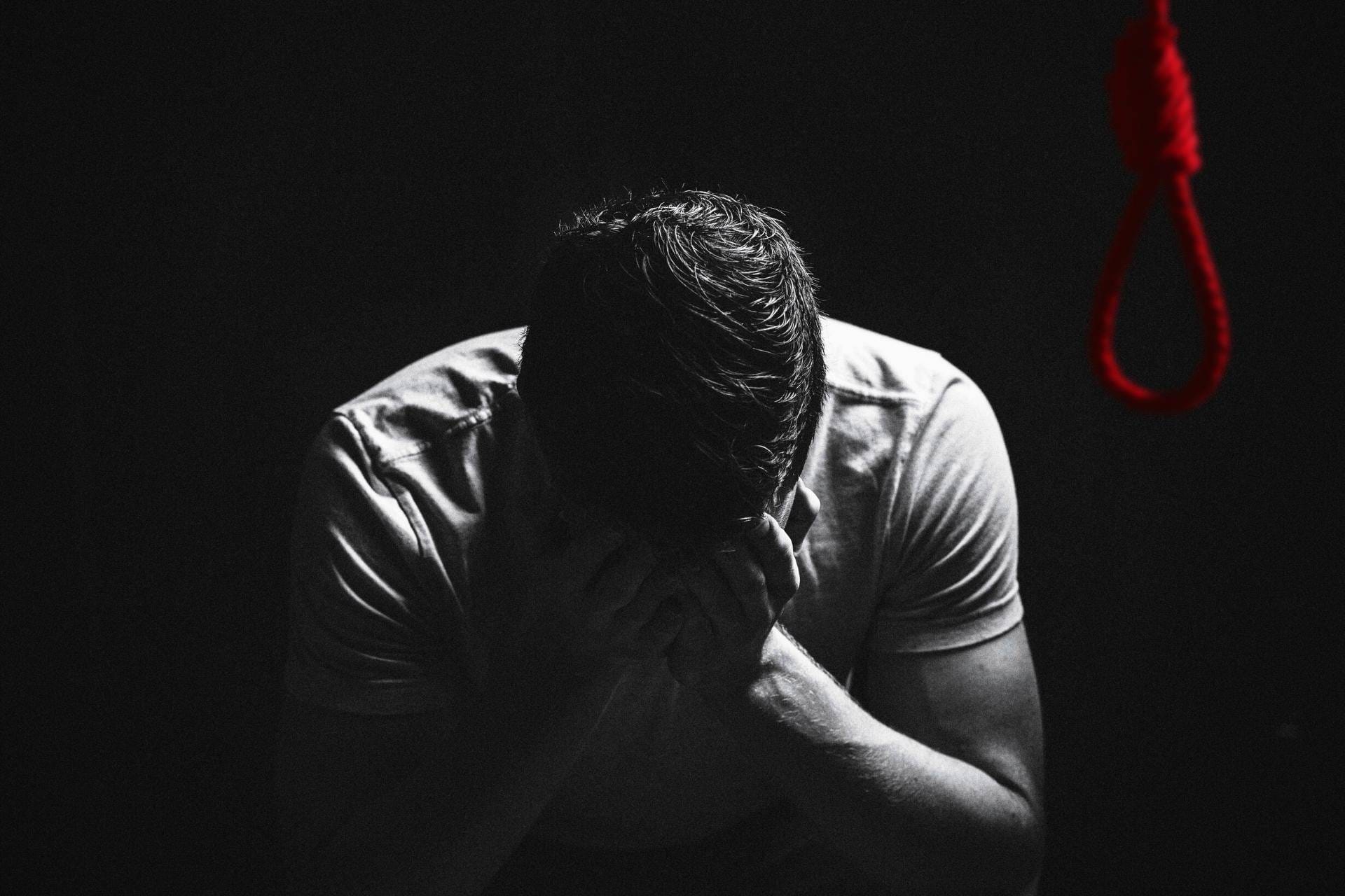 Czy mężczyźni odbierają sobie życie 7 razy częściej niż kobiety? Tłumaczymy problemy ze statystykami