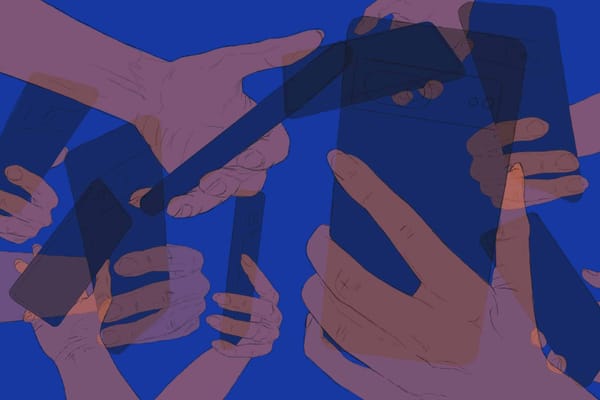 Pacynki w służbie władzy – jak fałszywe konta sterują debatą publiczną