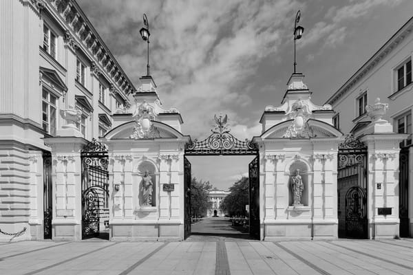 Morderstwo na kampusie UW — co wiemy? Uwaga na fałszywe informacje!